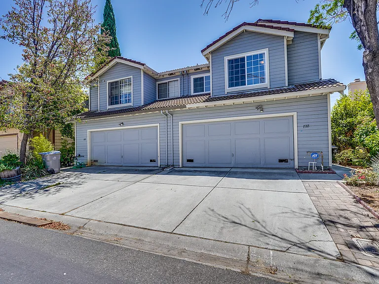 1583 Timber Creek Dr — Photo 2