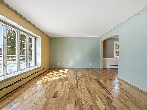3rd image of 7705 N Whittier Pl