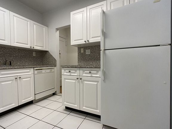 2nd image of 332 E 84th St APT 1D