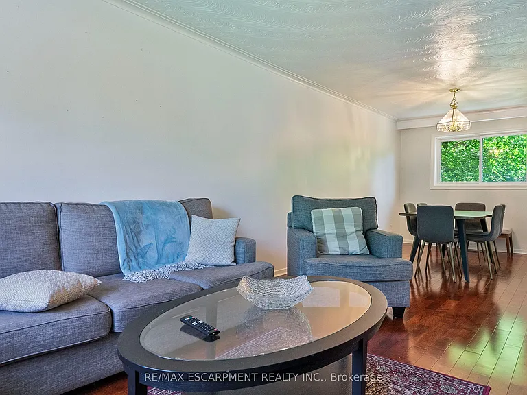2506 Yarmouth Cres — Photo 7