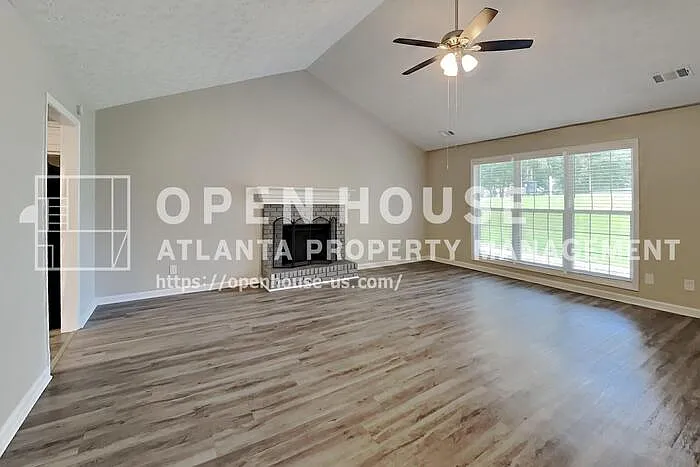 399 Charesa Ln — Photo 4