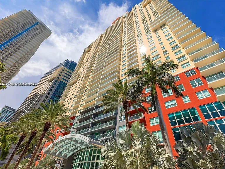 1155 Brickell Bay Dr #1008 — Photo 1