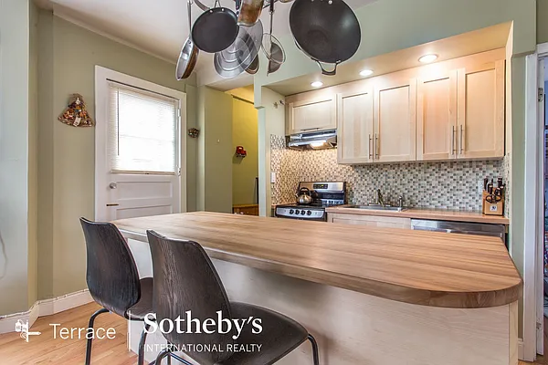 Sold by Terrace Sotheby's International Realty | media 27