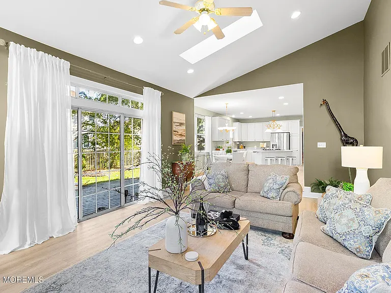 3 Brent Dr — Photo 9