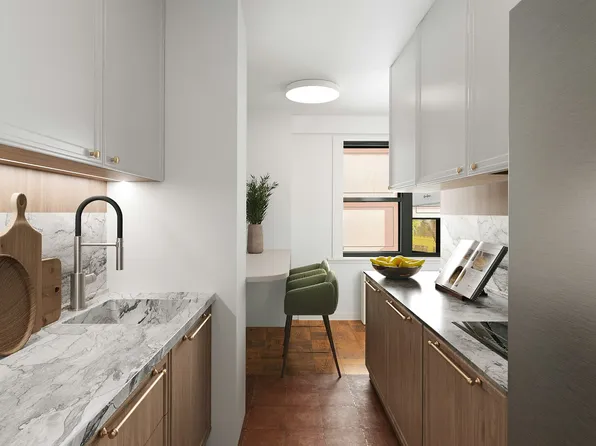 330 Third Avenue 2CC image 3 of 11