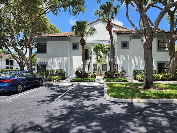 4th image of 5395 Firenze Drive #M