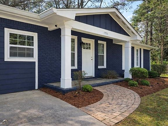 2nd image of 1551 Pine Glen Cir