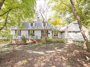 9 Powder Valley Dr, Belleville, IL 62223