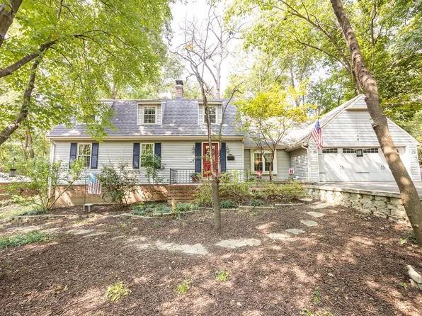 9 Powder Valley Dr, Belleville, IL 62223