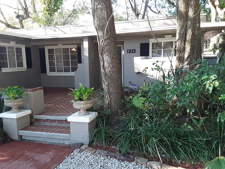 838 Rosalia Dr — Photo 2