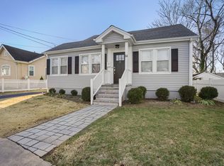 14 Elton Ct, Norwalk, CT 06851