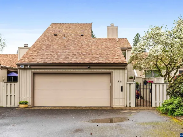 1841 Lexington Cir SE, Salem, OR 97306