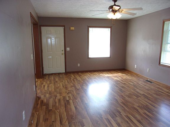 2nd image of 505 Jefferson Valley