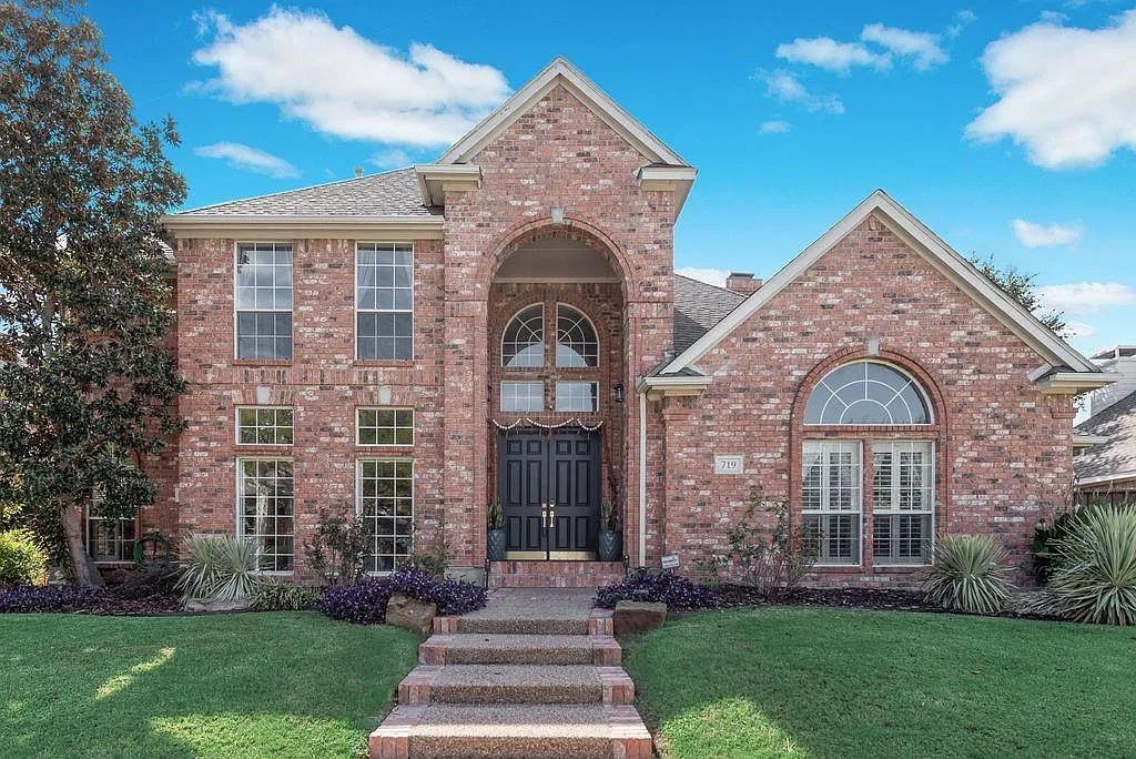 5 bed, 4.0 bath, 3557 sqft, $3,850 — Photo 3