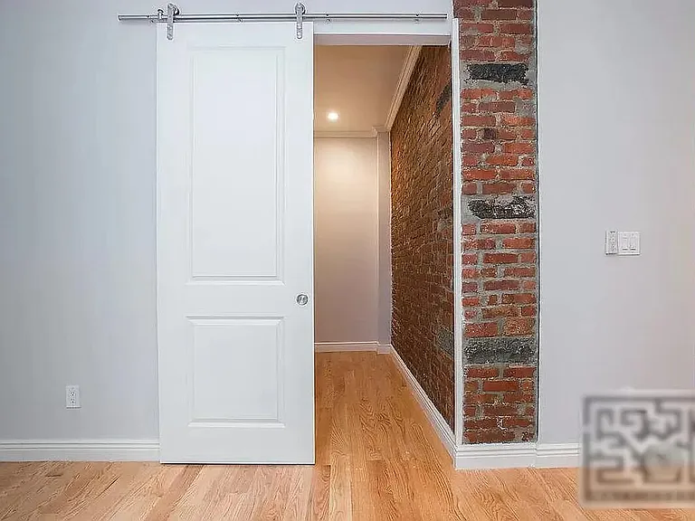202 S 2nd St #1B — Photo 5