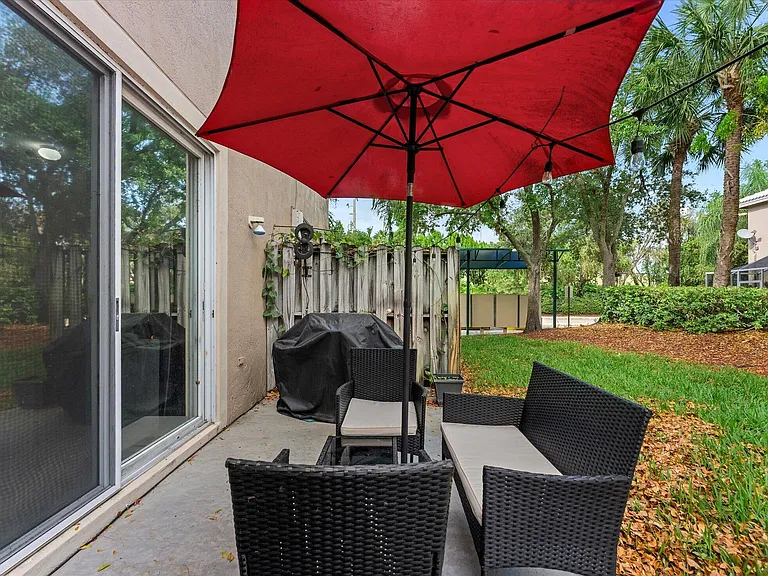 2264 Salerno Cir — Photo 29