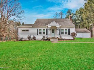 58 Meeker Outlet Rd, Dallas, PA 18612