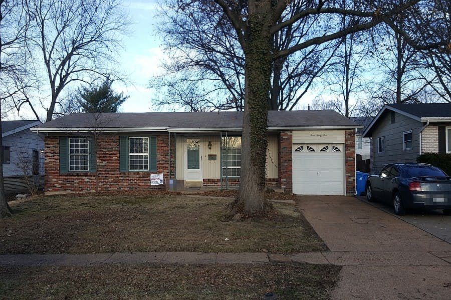 1st image of 395 Albert Dr