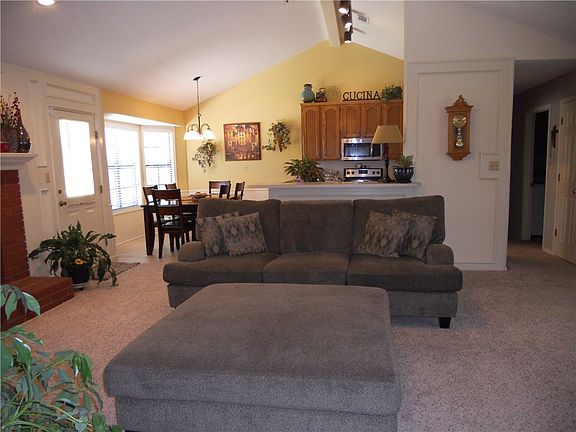 3rd image of 1618 Broken Hill Dr