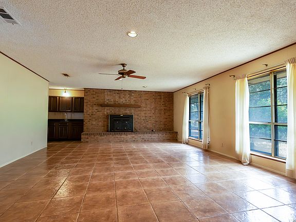 5th image of 4118 Coughran Rd