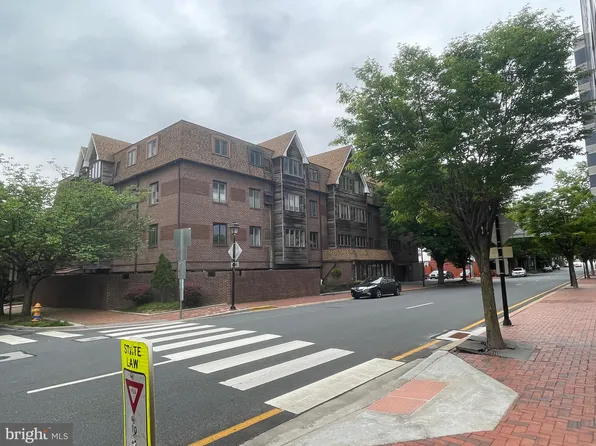1025 N Madison St, Wilmington, DE 19801