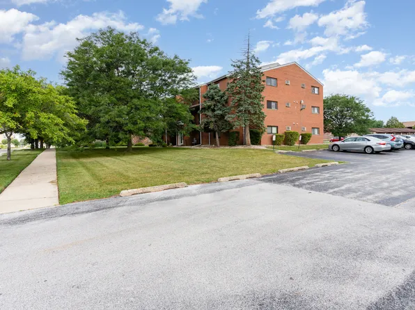9860 W 153rd St APT 309, Orland Park, IL 60462