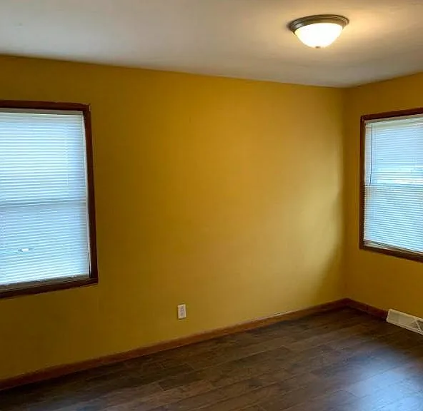 732 N Middle St — Photo 7