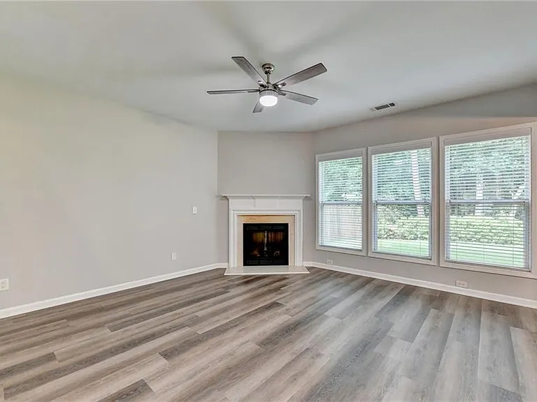 2208 Staunton Dr — Photo 9