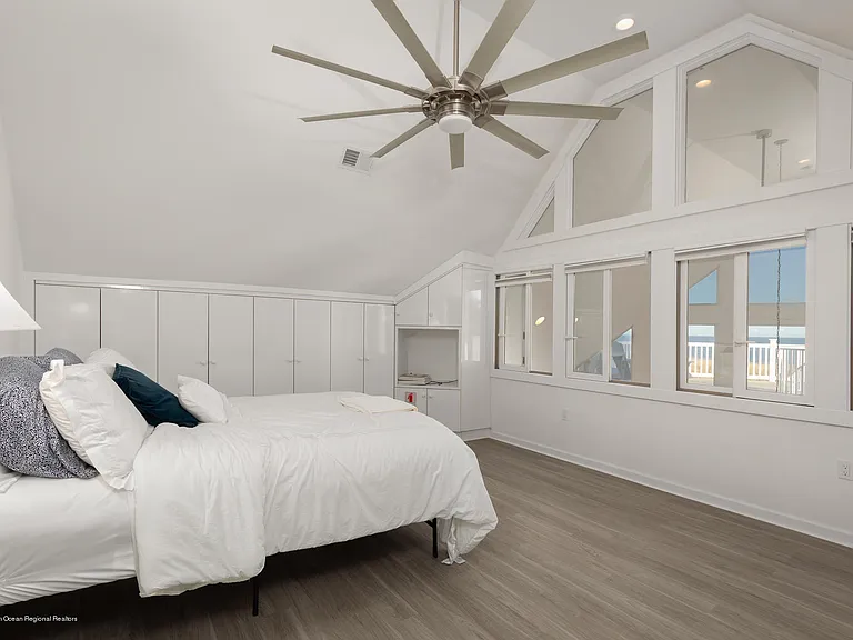 502 Sunset Blvd — Photo 19