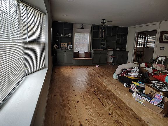 4th image of 1206 Lake Ave