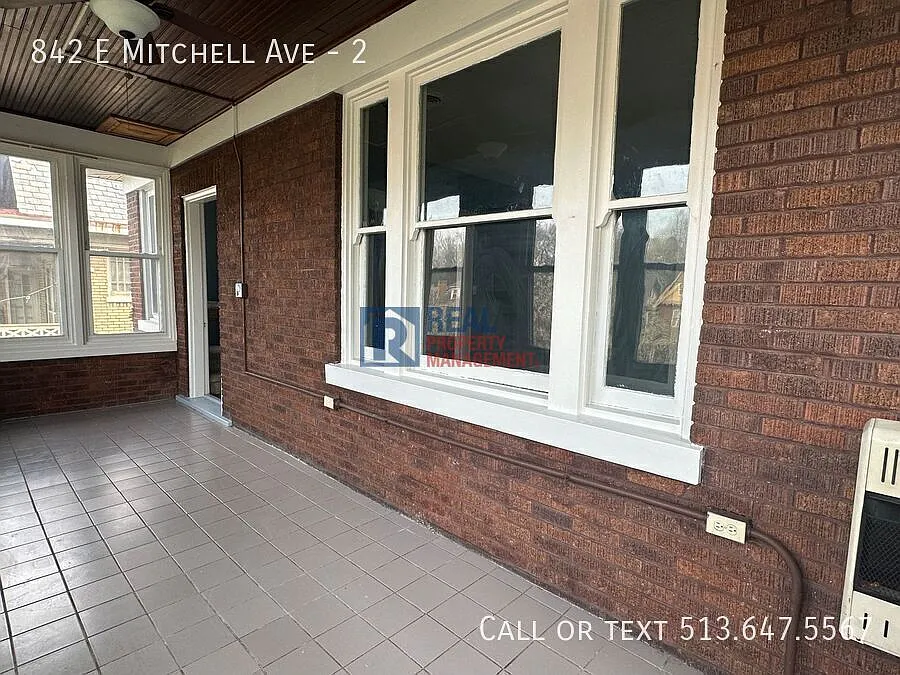 Timeless beauty with modern amenities! — Photo 4