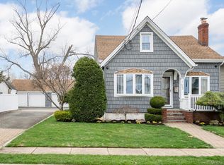966 Tyrus Court, Merrick, NY 11566
