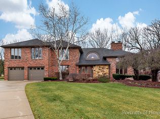8747 Carlisle Ct, Darien, IL