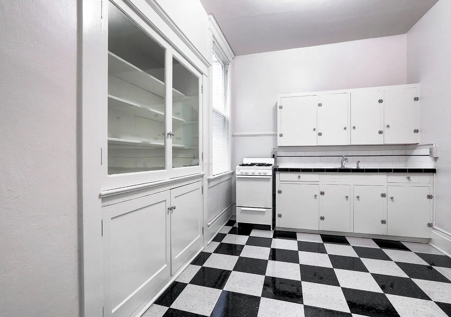819 N.W. 23rd Avenue (West01) — Photo 3