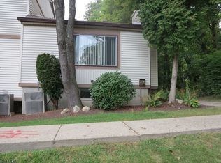 710 Stonegate Ln, Stanhope, NJ 07874