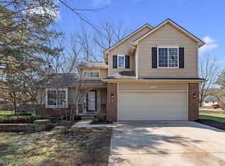 3070 Twinleaf St, Commerce Township, MI