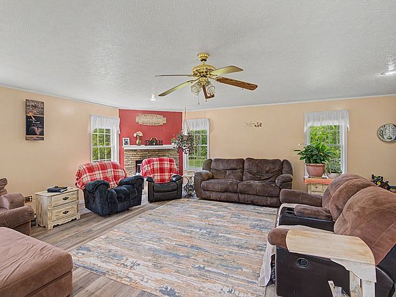 2nd image of 1040 Mannington Loop