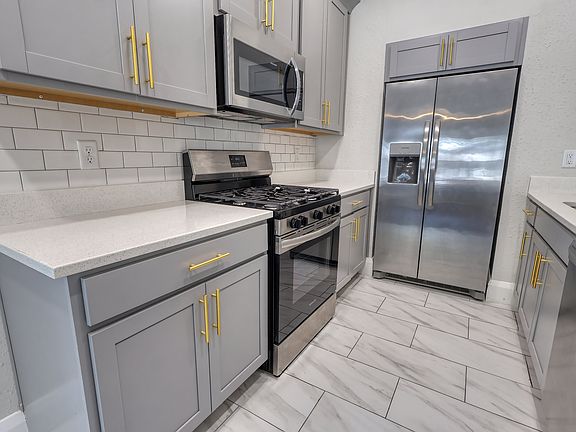 3rd image of 4015 N Seminole Ave APT 2