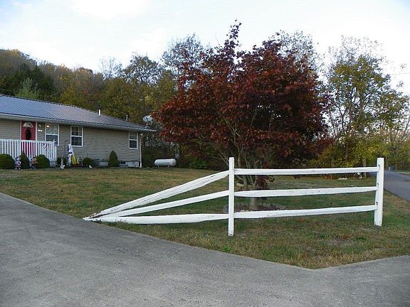 2nd image of 1345 Honaker Ln