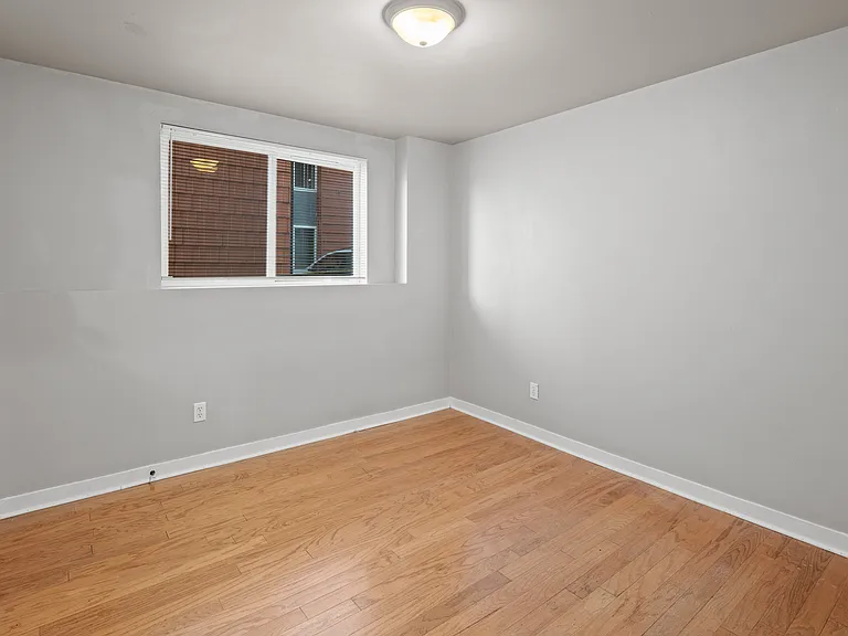 5619 15th Ave NE — Photo 11