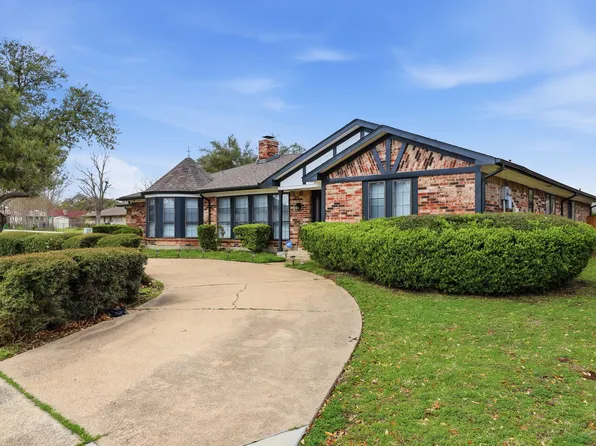 525 Candlewood Ln, Garland, TX 75041