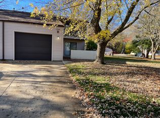 17464 Dunewood Ct UNIT B, Spring Lake, MI 49456