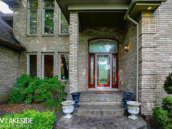 2nd image of 55523 Saint Regis Dr