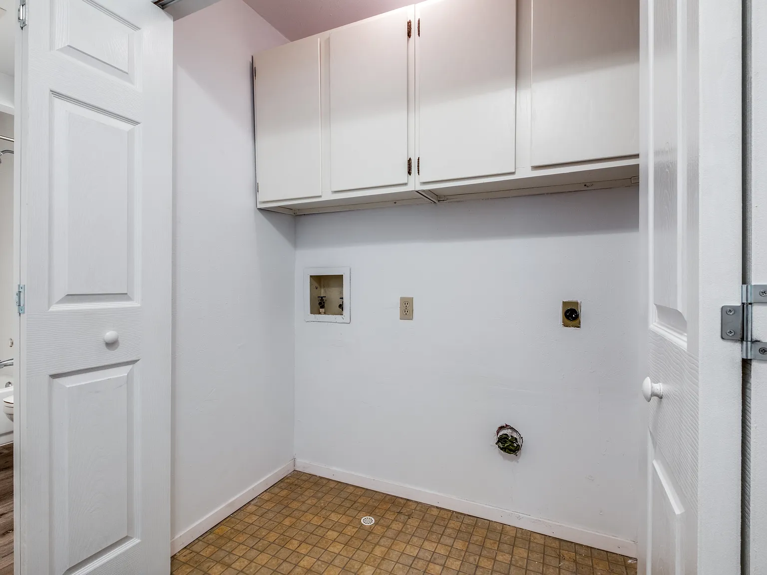 2 bed, 1194 sqft, $1,749 — Photo 2