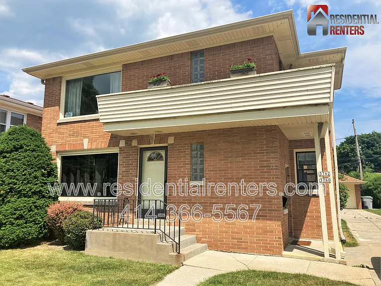 3760 S Clement Ave — Photo 1