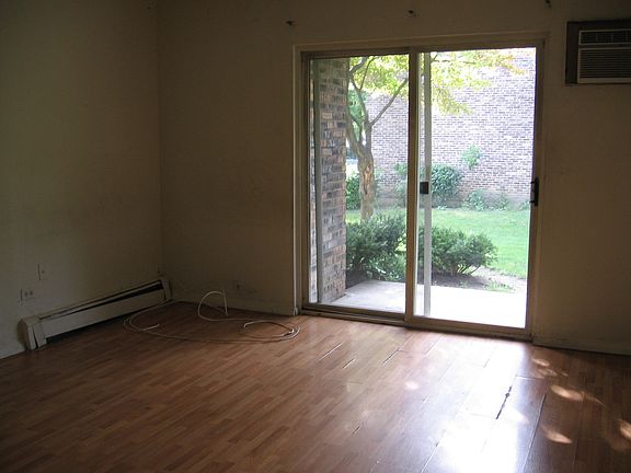 3rd image of 1160 Valley Ln APT 107