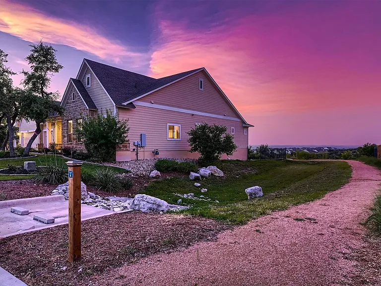 240 Townes Ct — Photo 30