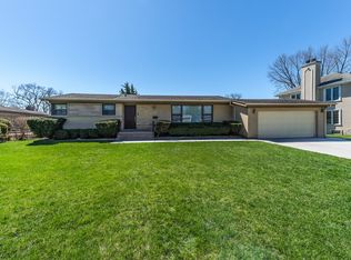 408 Warren Rd, Glenview, IL 60025