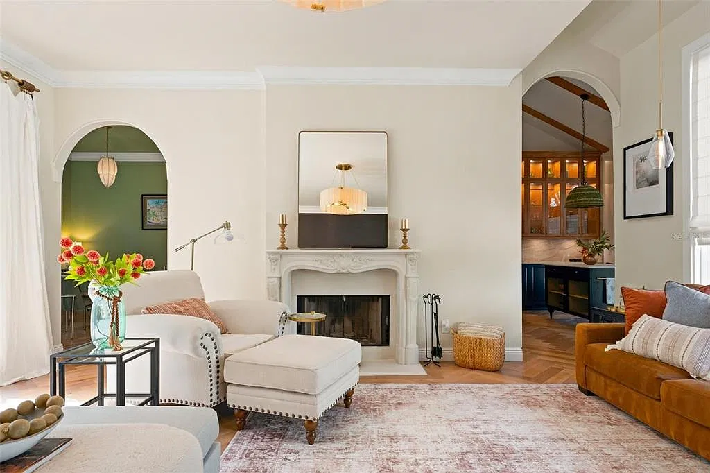 3 bed, 2.5 bath, 2052 sqft, $4,900 — Photo 4