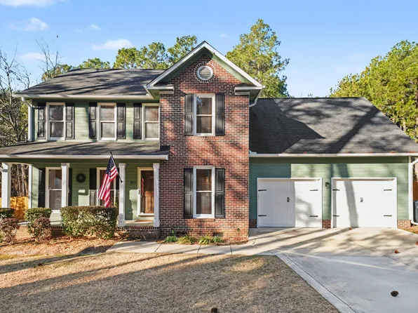 7613 Trappers Rd, Fayetteville, NC 28311